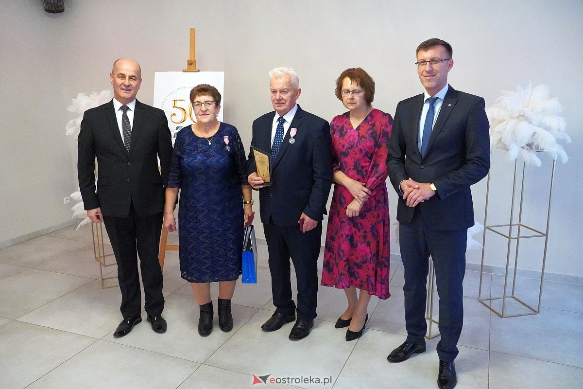 Złote Gody małżeńskie w Lelisie [22.10.2023] - zdjęcie #26 - eOstroleka.pl