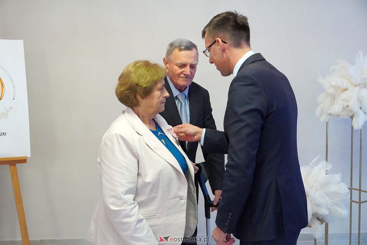 Złote Gody małżeńskie w Lelisie [22.10.2023] - zdjęcie #24 - eOstroleka.pl