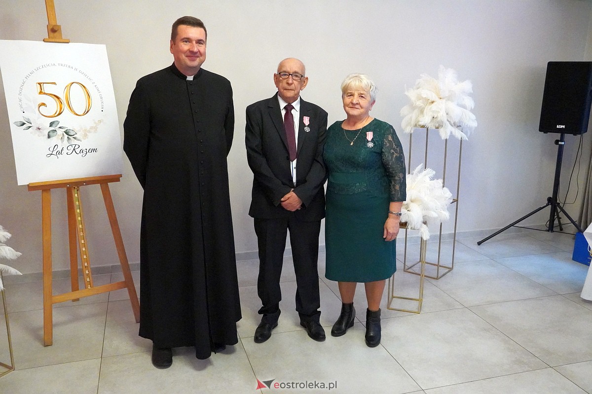 Złote Gody małżeńskie w Lelisie [22.10.2023] - zdjęcie #19 - eOstroleka.pl