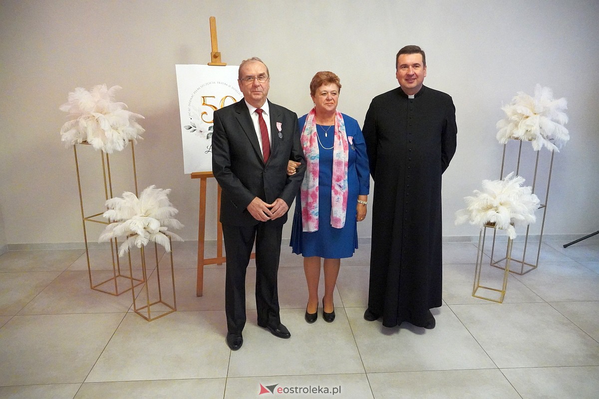 Złote Gody małżeńskie w Lelisie [22.10.2023] - zdjęcie #17 - eOstroleka.pl