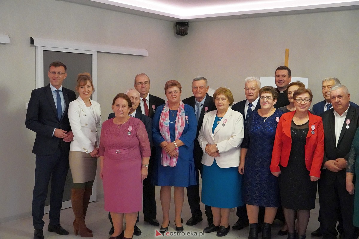 Złote Gody małżeńskie w Lelisie [22.10.2023] - zdjęcie #14 - eOstroleka.pl