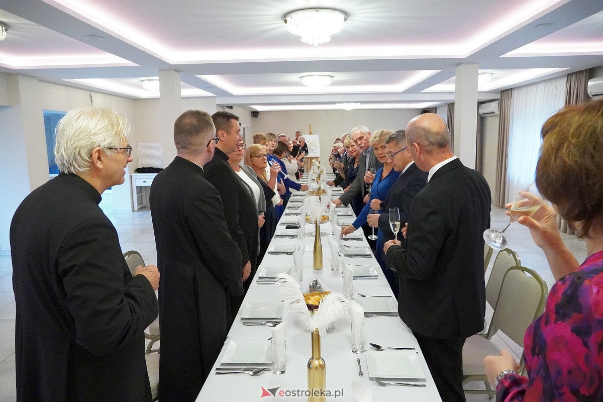 Złote Gody małżeńskie w Lelisie [22.10.2023] - zdjęcie #11 - eOstroleka.pl