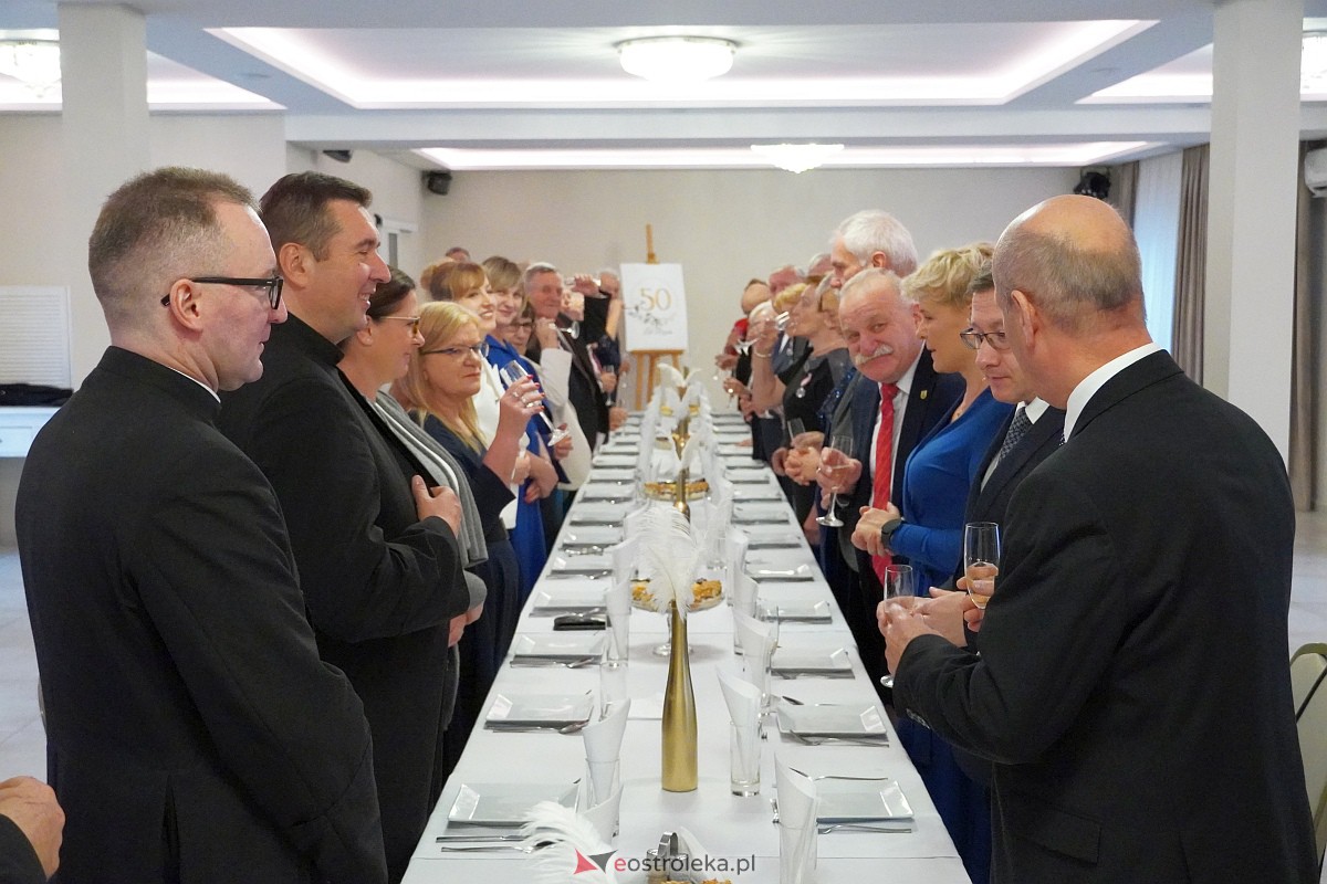 Złote Gody małżeńskie w Lelisie [22.10.2023] - zdjęcie #10 - eOstroleka.pl