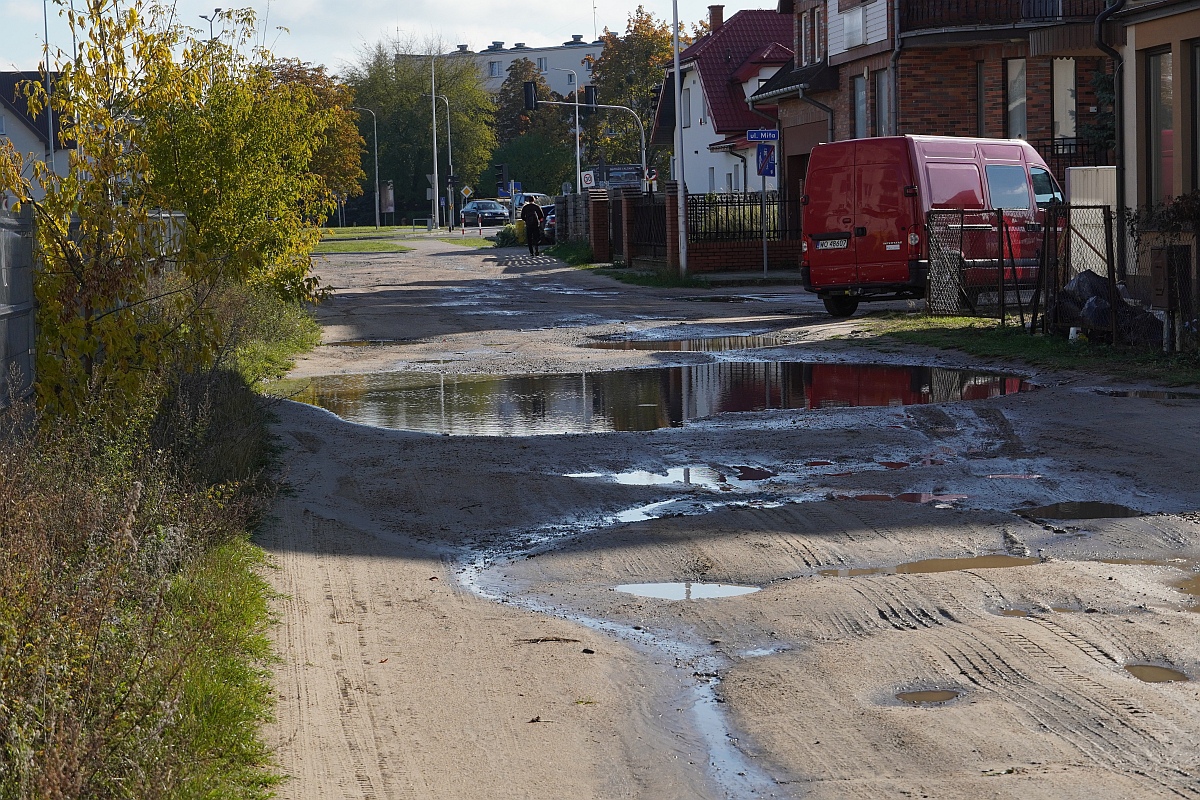 Mieszkańcy pytają: “Kiedy przebudowane zostaną ulicy Markowskiego, Niemena i Przytulna?” [23.10.2023] - zdjęcie #8 - eOstroleka.pl