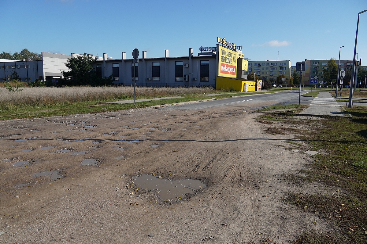 Mieszkańcy pytają: “Kiedy przebudowane zostaną ulicy Markowskiego, Niemena i Przytulna?” [23.10.2023] - zdjęcie #14 - eOstroleka.pl