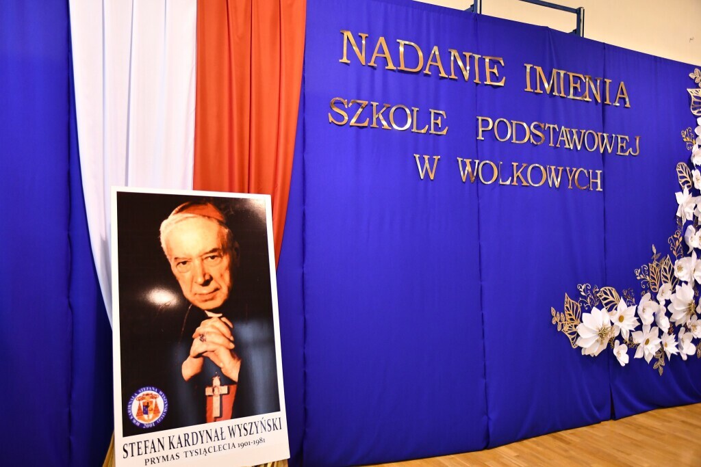 Szkoła w Wolkowych z patronem i sztandarem - zdjęcie #25 - eOstroleka.pl
