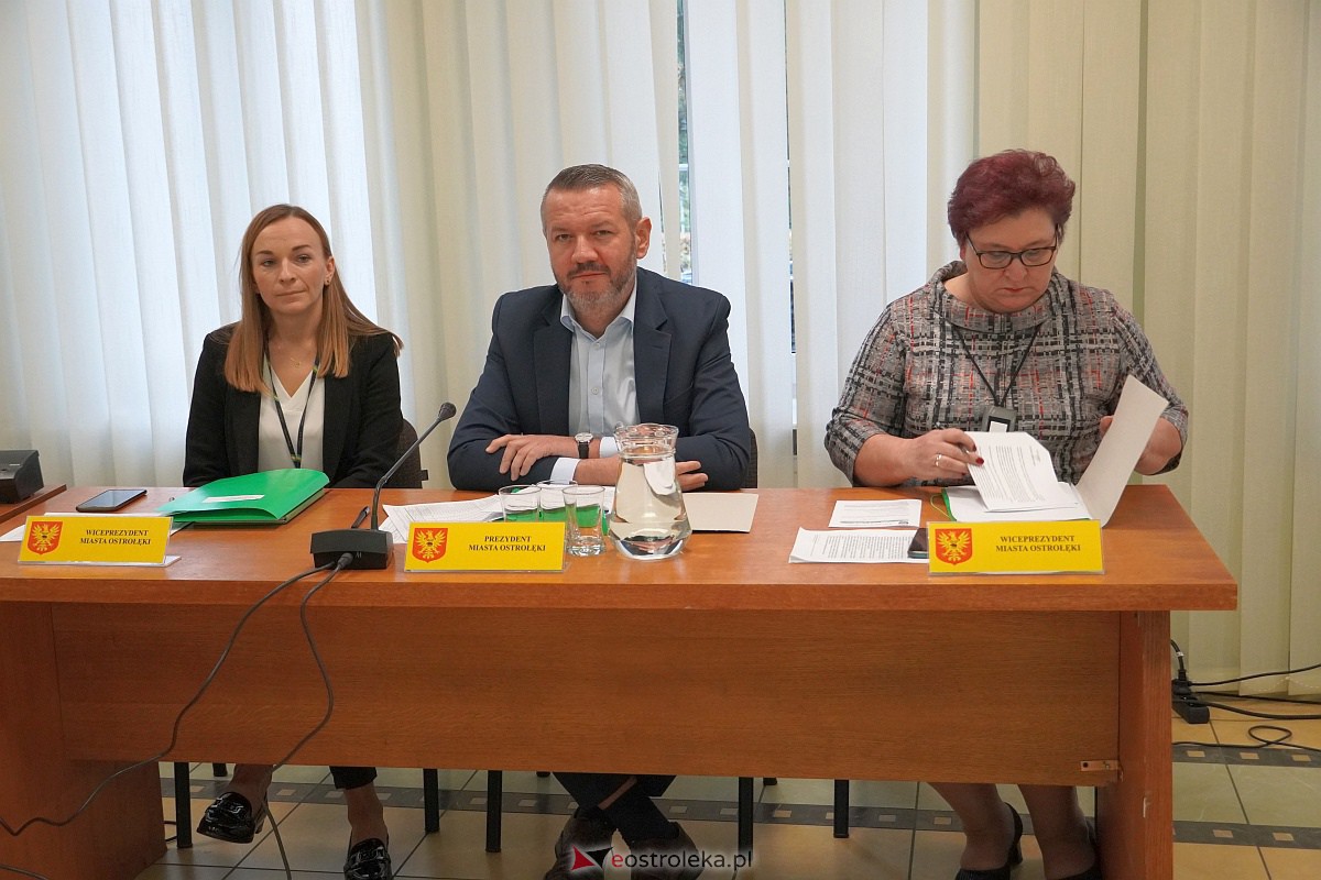 LXXXVIII sesja Rady Miasta Ostrołęki [26.10.2023] - zdjęcie #20 - eOstroleka.pl