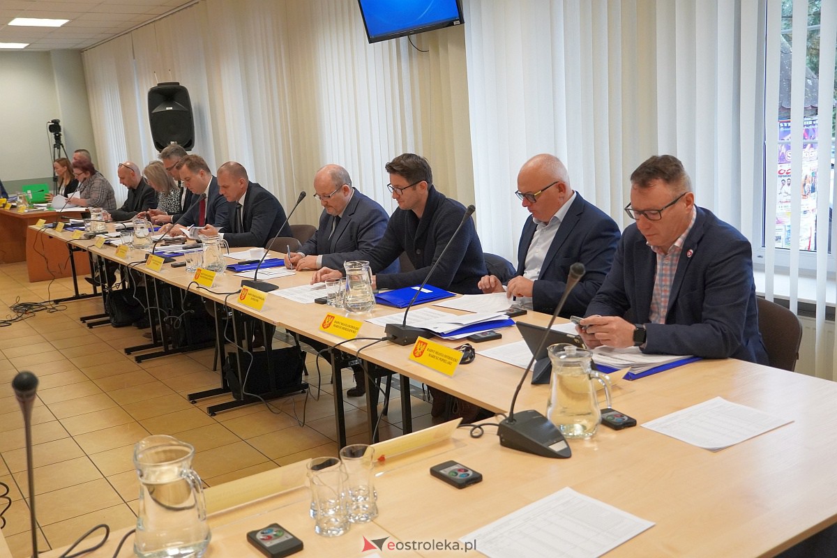 LXXXVIII sesja Rady Miasta Ostrołęki [26.10.2023] - zdjęcie #4 - eOstroleka.pl