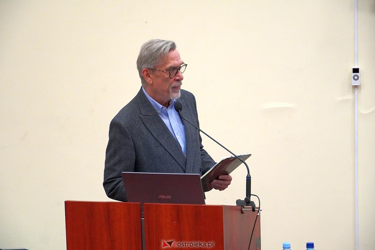 VIII Sejmik Senioralny Województwa Mazowieckiego poświęcony pozamedycznemu wymiarowi profilaktyki zdrowotnej oraz roli czasu wolnego seniora [26.10.2023] - zdjęcie #110 - eOstroleka.pl