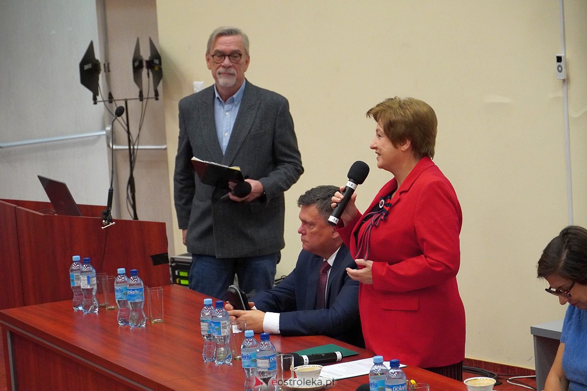 VIII Sejmik Senioralny Województwa Mazowieckiego poświęcony pozamedycznemu wymiarowi profilaktyki zdrowotnej oraz roli czasu wolnego seniora [26.10.2023] - zdjęcie #33 - eOstroleka.pl