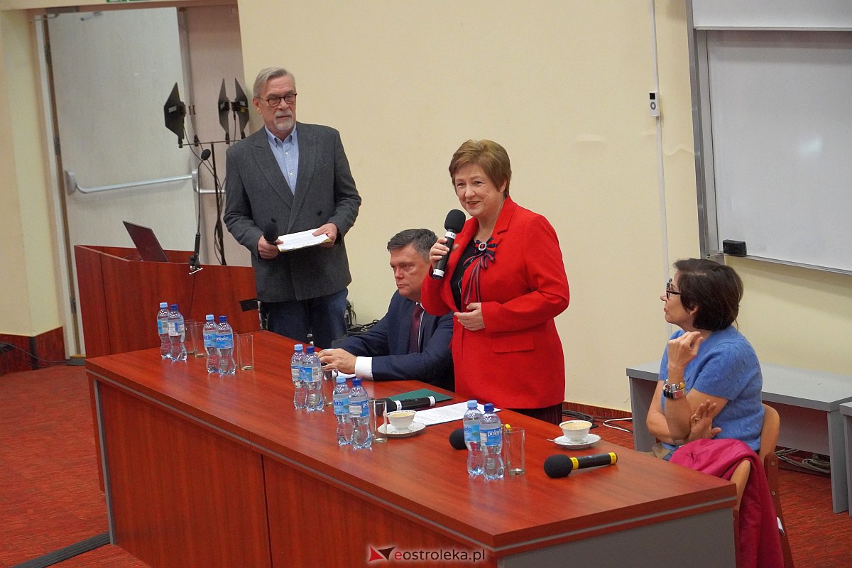 VIII Sejmik Senioralny Województwa Mazowieckiego poświęcony pozamedycznemu wymiarowi profilaktyki zdrowotnej oraz roli czasu wolnego seniora [26.10.2023] - zdjęcie #31 - eOstroleka.pl