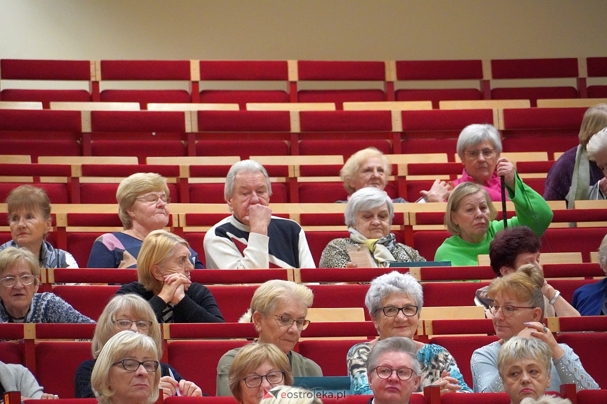 VIII Sejmik Senioralny Województwa Mazowieckiego poświęcony pozamedycznemu wymiarowi profilaktyki zdrowotnej oraz roli czasu wolnego seniora [26.10.2023] - zdjęcie #5 - eOstroleka.pl
