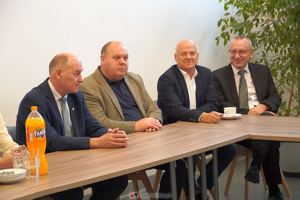 „Dobry Pracodawca” 2023. Nagrody starosty ostrołęckiego trafiły do laureatów [27.10.2023] - zdjęcie #64 - eOstroleka.pl