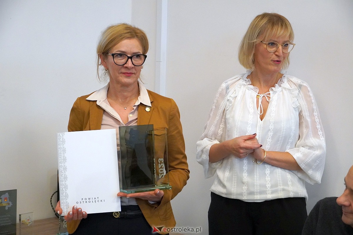 „Dobry Pracodawca” 2023. Nagrody starosty ostrołęckiego trafiły do laureatów [27.10.2023] - zdjęcie #51 - eOstroleka.pl