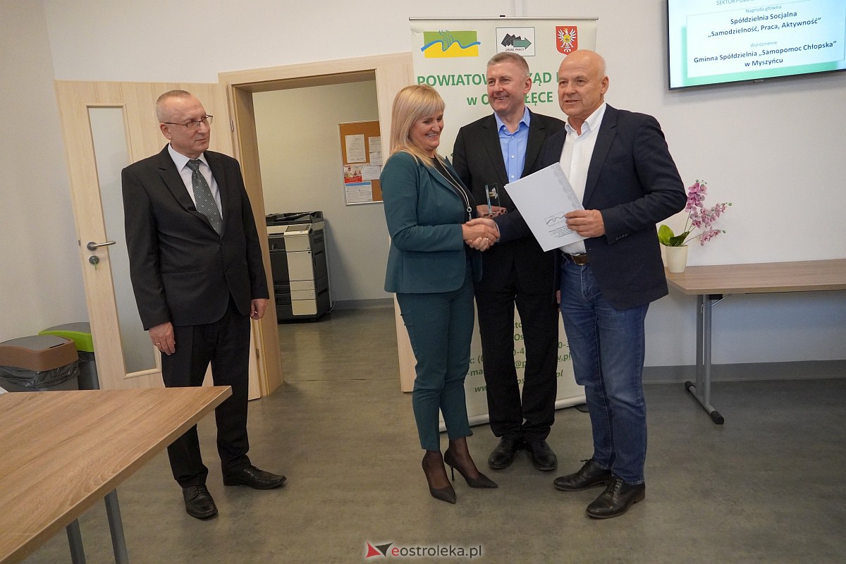 „Dobry Pracodawca” 2023. Nagrody starosty ostrołęckiego trafiły do laureatów [27.10.2023] - zdjęcie #16 - eOstroleka.pl