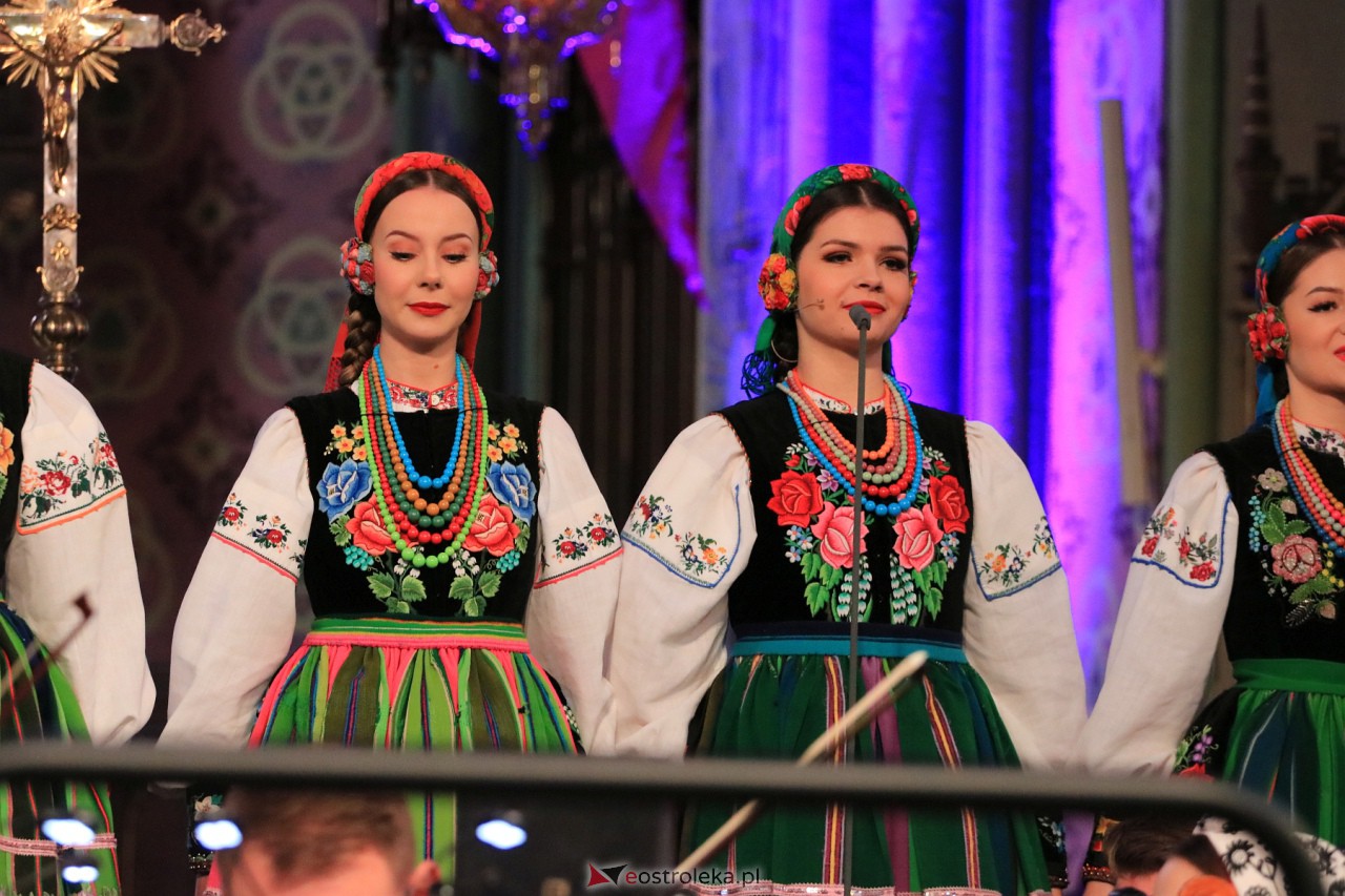 Koncert zespołu Mazowsze w Myszyńcu [28.10.2023] - zdjęcie #76 - eOstroleka.pl
