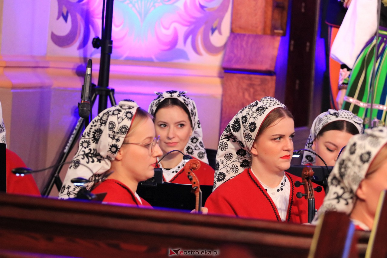 Koncert zespołu Mazowsze w Myszyńcu [28.10.2023] - zdjęcie #65 - eOstroleka.pl