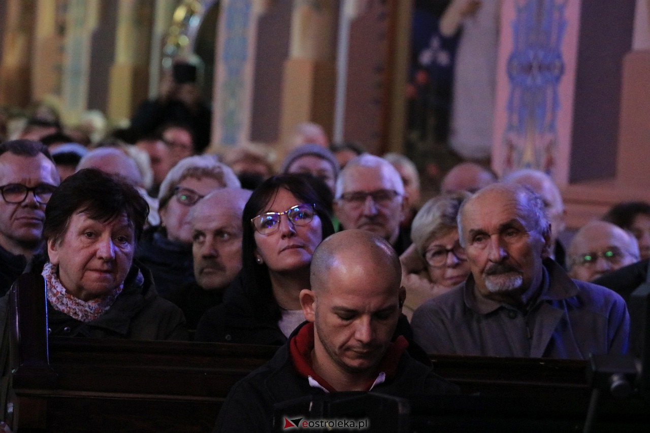 Koncert zespołu Mazowsze w Myszyńcu [28.10.2023] - zdjęcie #64 - eOstroleka.pl