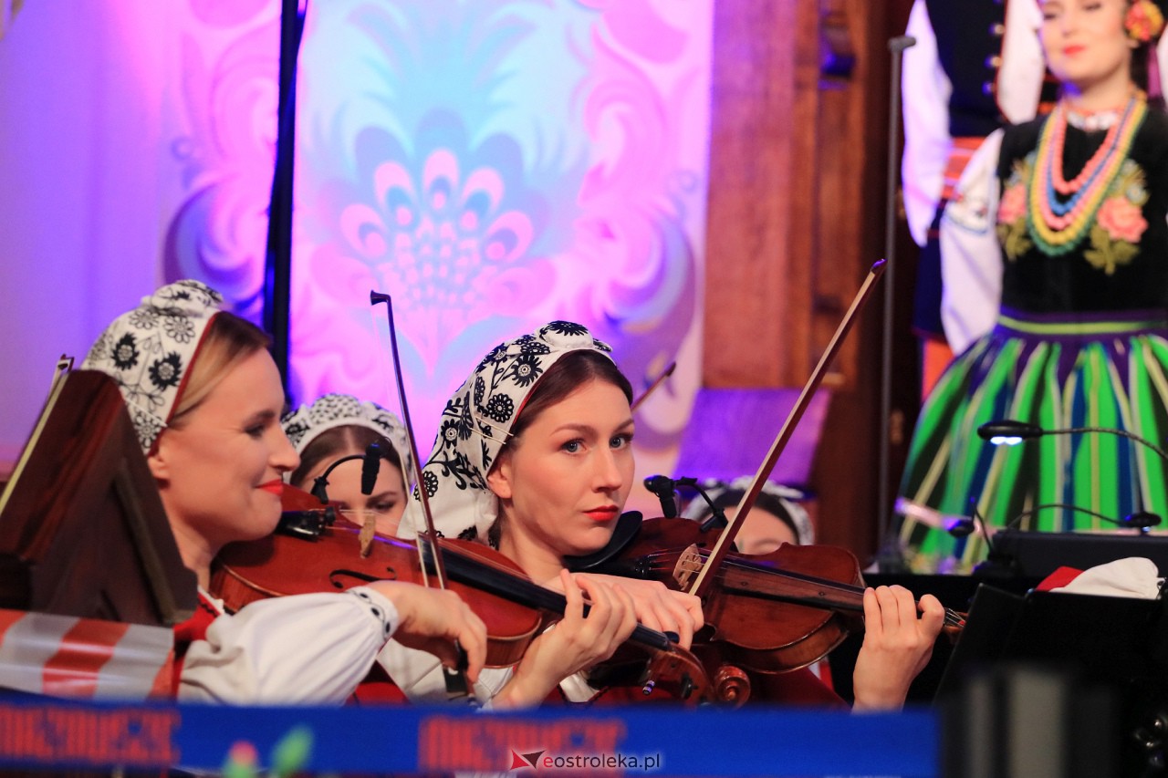 Koncert zespołu Mazowsze w Myszyńcu [28.10.2023] - zdjęcie #60 - eOstroleka.pl