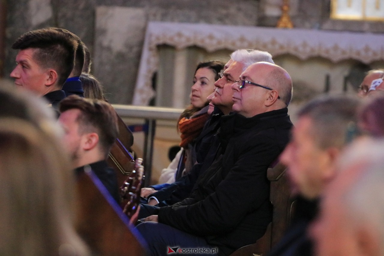 Koncert zespołu Mazowsze w Myszyńcu [28.10.2023] - zdjęcie #42 - eOstroleka.pl