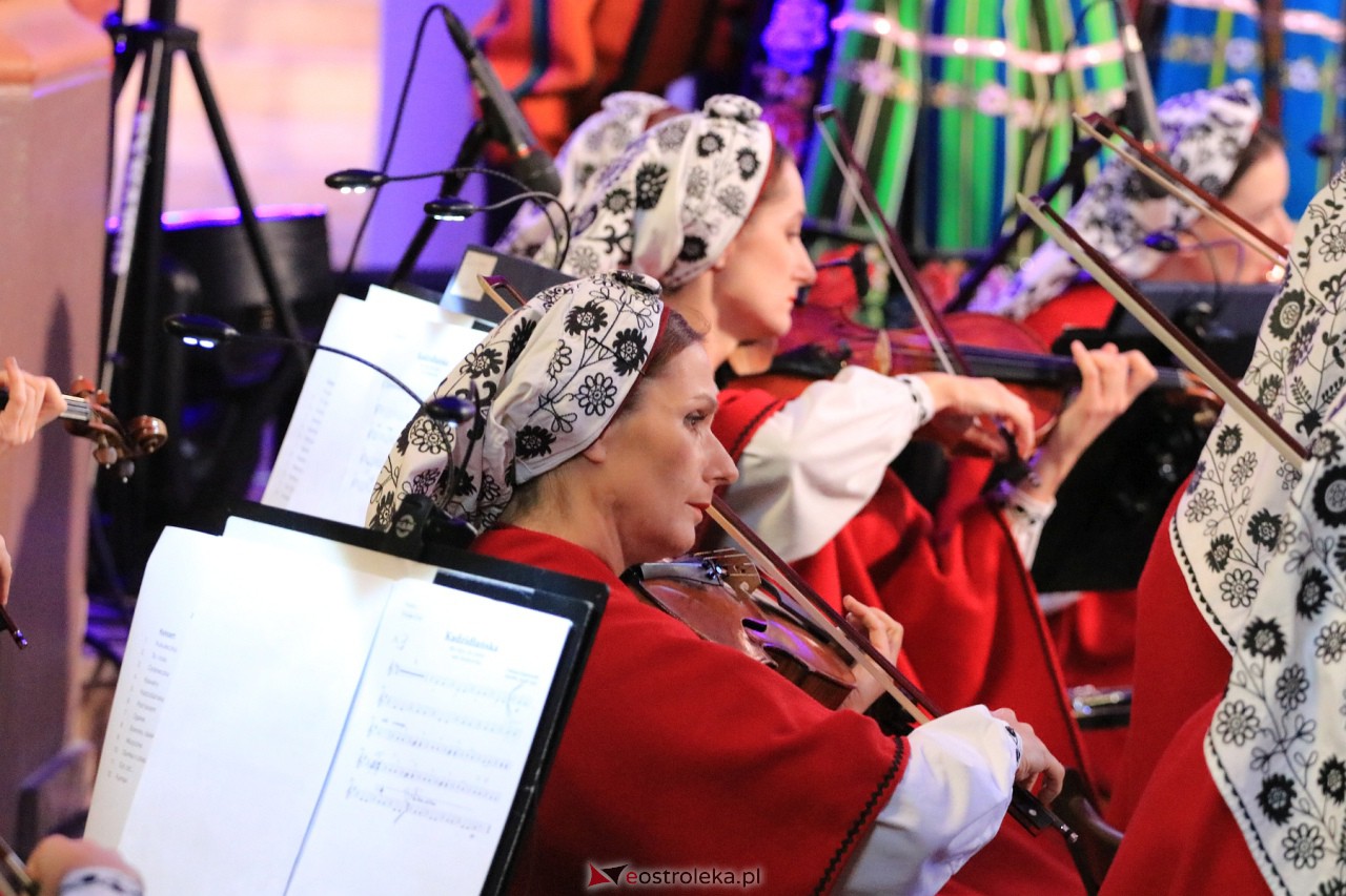 Koncert zespołu Mazowsze w Myszyńcu [28.10.2023] - zdjęcie #36 - eOstroleka.pl