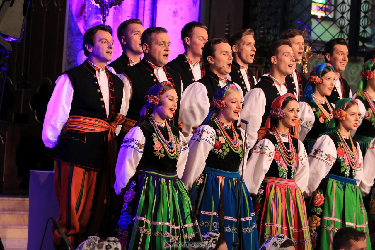 Koncert zespołu Mazowsze w Myszyńcu [28.10.2023] - zdjęcie #33 - eOstroleka.pl