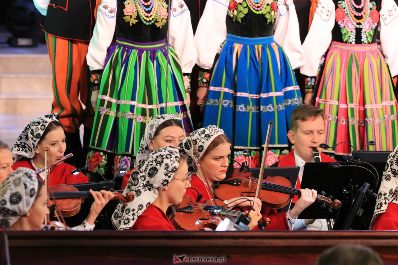 Koncert zespołu Mazowsze w Myszyńcu [28.10.2023] - zdjęcie #28 - eOstroleka.pl