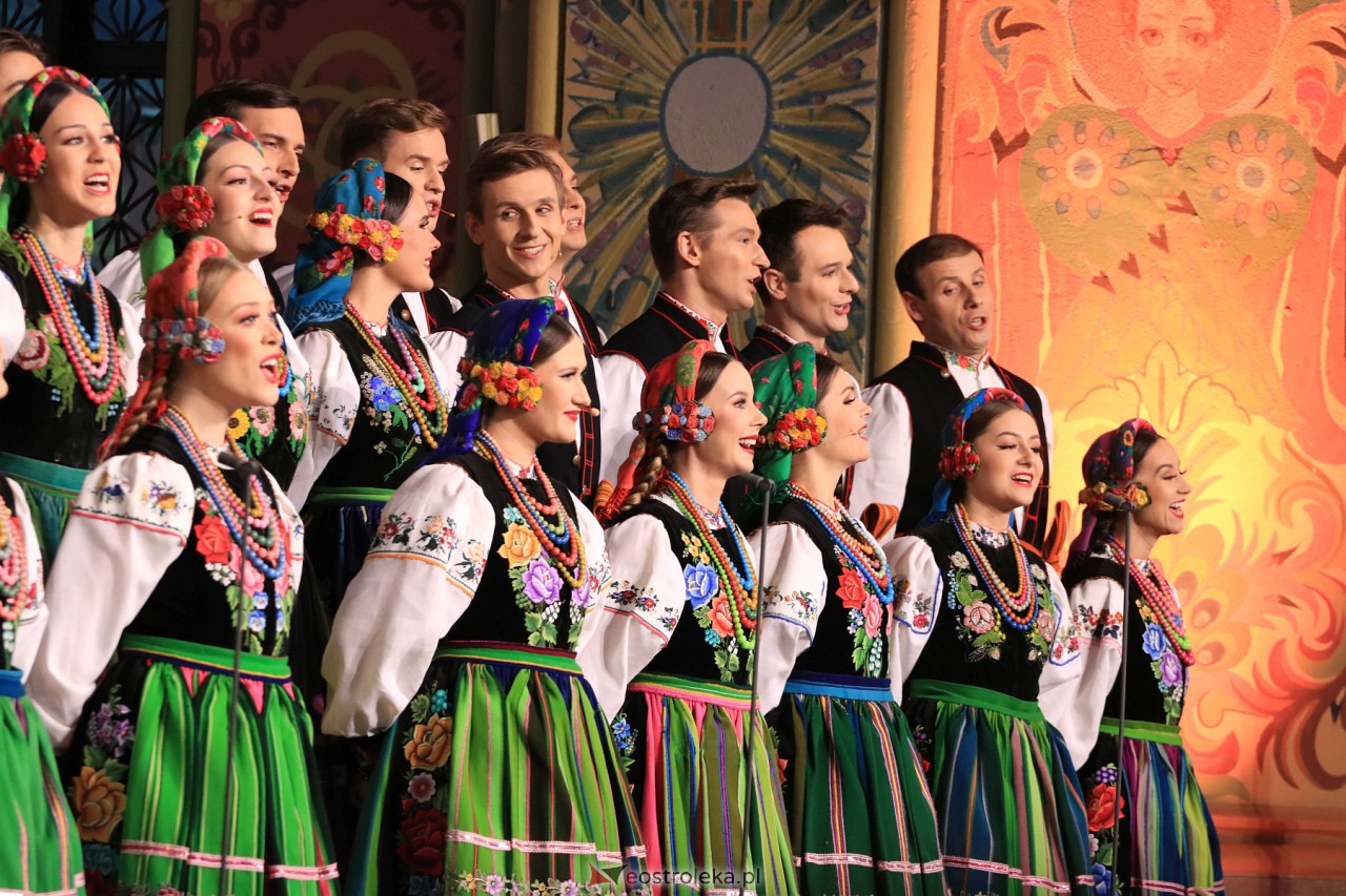 Koncert zespołu Mazowsze w Myszyńcu [28.10.2023] - zdjęcie #24 - eOstroleka.pl