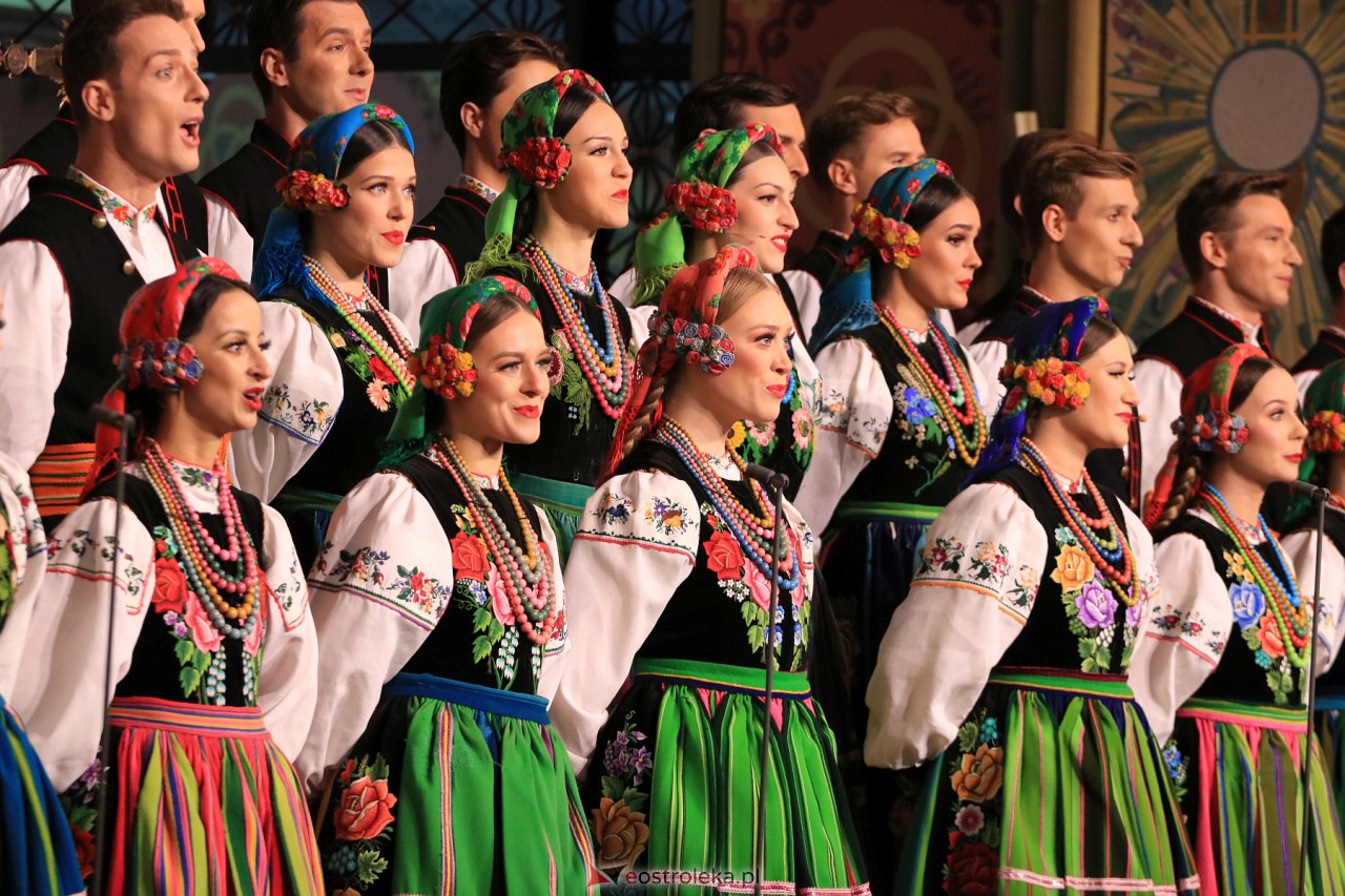 Koncert zespołu Mazowsze w Myszyńcu [28.10.2023] - zdjęcie #16 - eOstroleka.pl