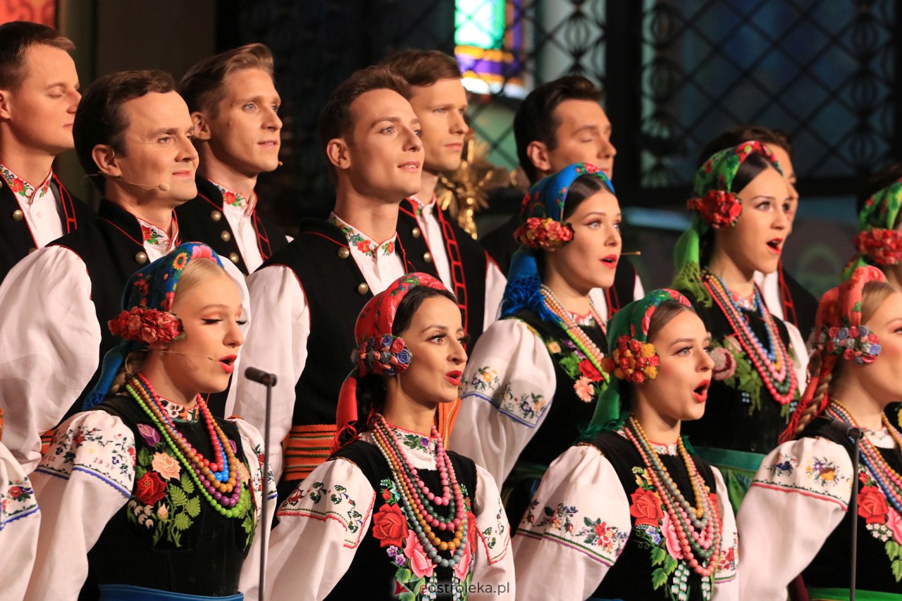 Koncert zespołu Mazowsze w Myszyńcu [28.10.2023] - zdjęcie #12 - eOstroleka.pl