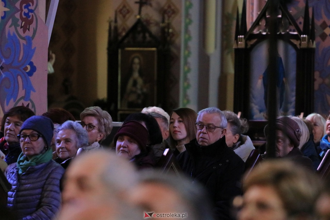 Koncert zespołu Mazowsze w Myszyńcu [28.10.2023] - zdjęcie #10 - eOstroleka.pl
