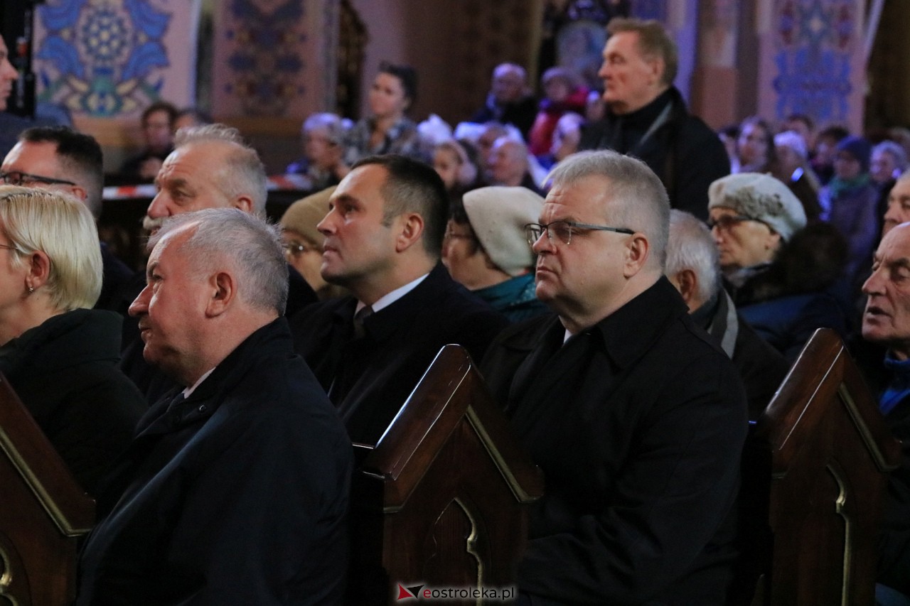 Koncert zespołu Mazowsze w Myszyńcu [28.10.2023] - zdjęcie #8 - eOstroleka.pl