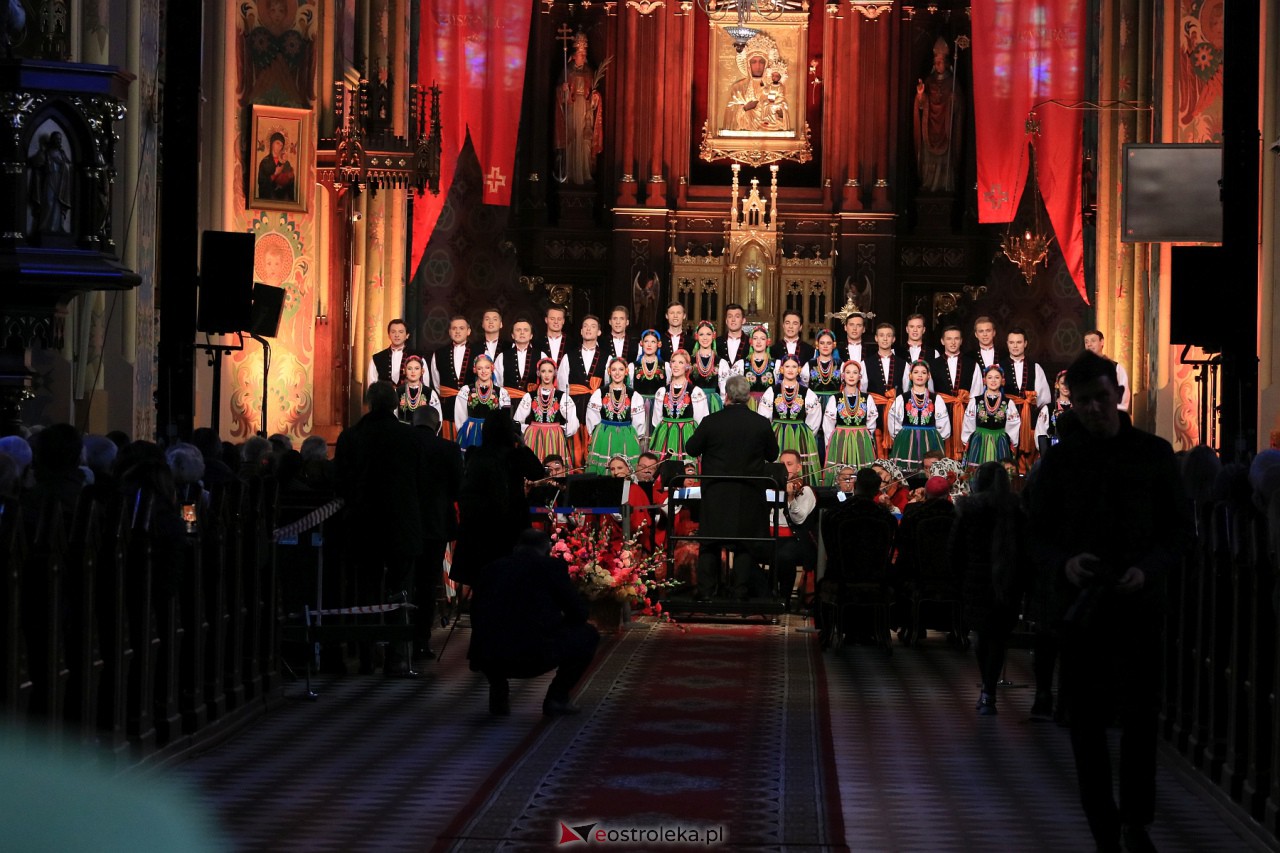 Koncert zespołu Mazowsze w Myszyńcu [28.10.2023] - zdjęcie #3 - eOstroleka.pl