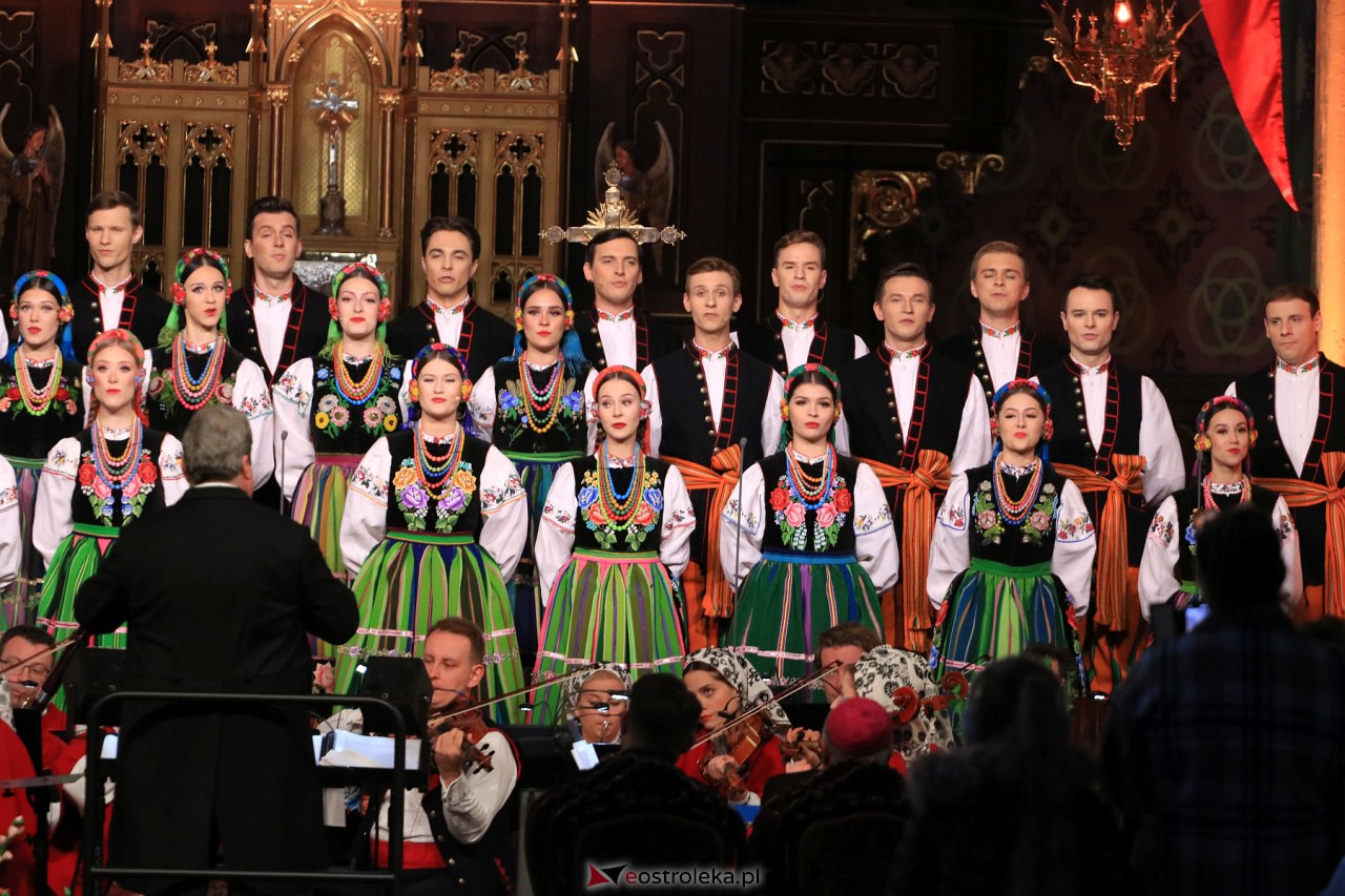 Koncert zespołu Mazowsze w Myszyńcu [28.10.2023] - zdjęcie #2 - eOstroleka.pl