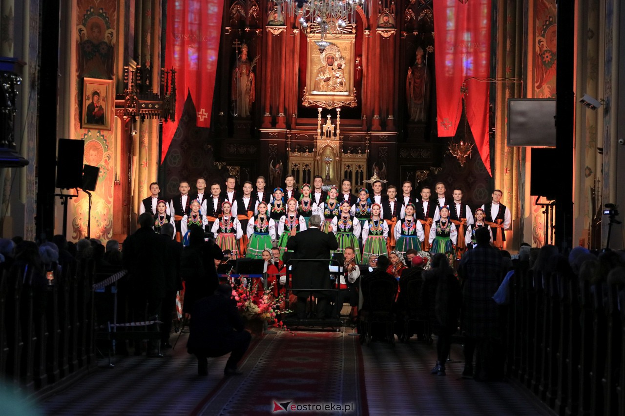 Koncert zespołu Mazowsze w Myszyńcu [28.10.2023] - zdjęcie #1 - eOstroleka.pl