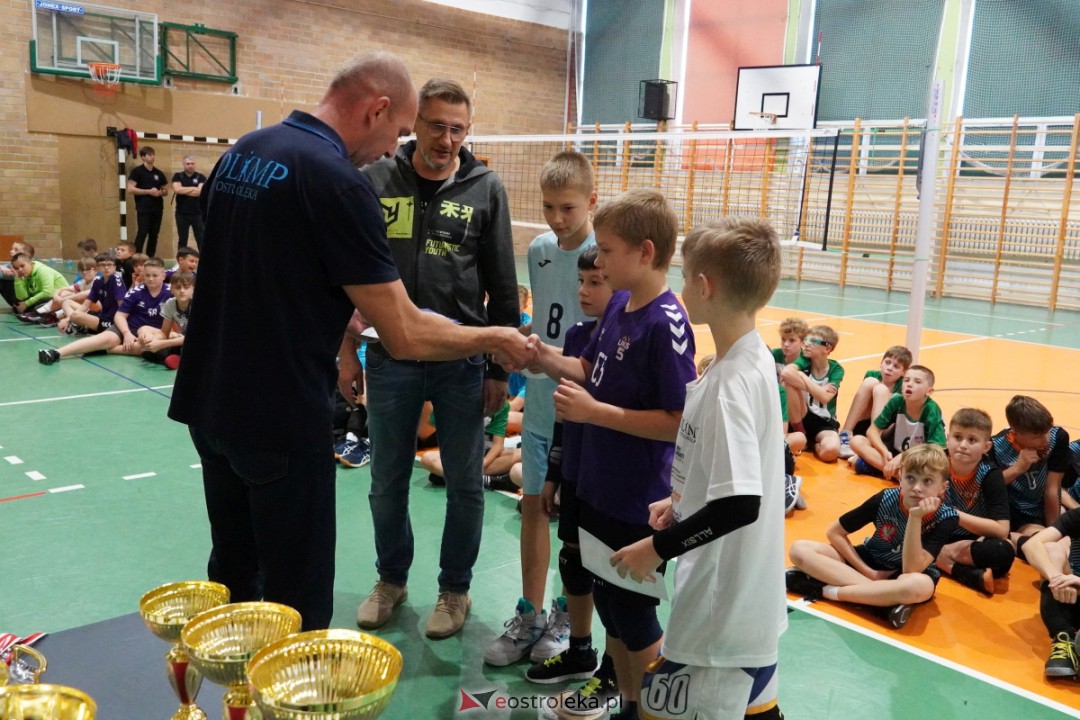 UKS Olimp - Siatkarskie Trójki 2023 [28.10.2023] - zdjęcie #58 - eOstroleka.pl