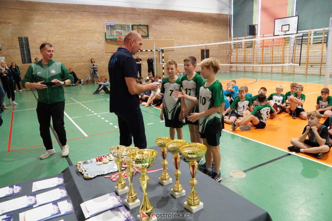 UKS Olimp - Siatkarskie Trójki 2023 [28.10.2023] - zdjęcie #42 - eOstroleka.pl