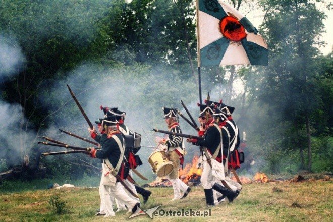 inscenizacja historyczna na błoniach nad Narwią 29.05.2011 - zdjęcie #6 - eOstroleka.pl