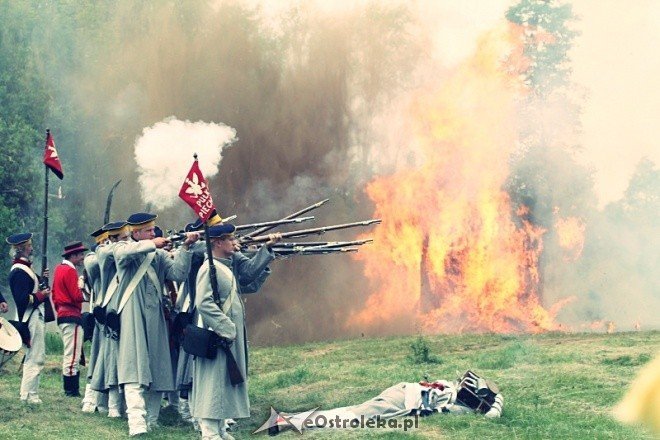 inscenizacja historyczna na błoniach nad Narwią 29.05.2011 - zdjęcie #1 - eOstroleka.pl