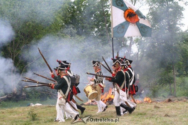 inscenizacja historyczna na błoniach nad Narwią 29.05.2011 - zdjęcie #65 - eOstroleka.pl