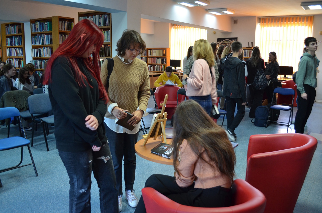 “Sędzia” Oliwii Marczak spotkała się z uczniami ostrołęckich szkół średnich - zdjęcie #17 - eOstroleka.pl