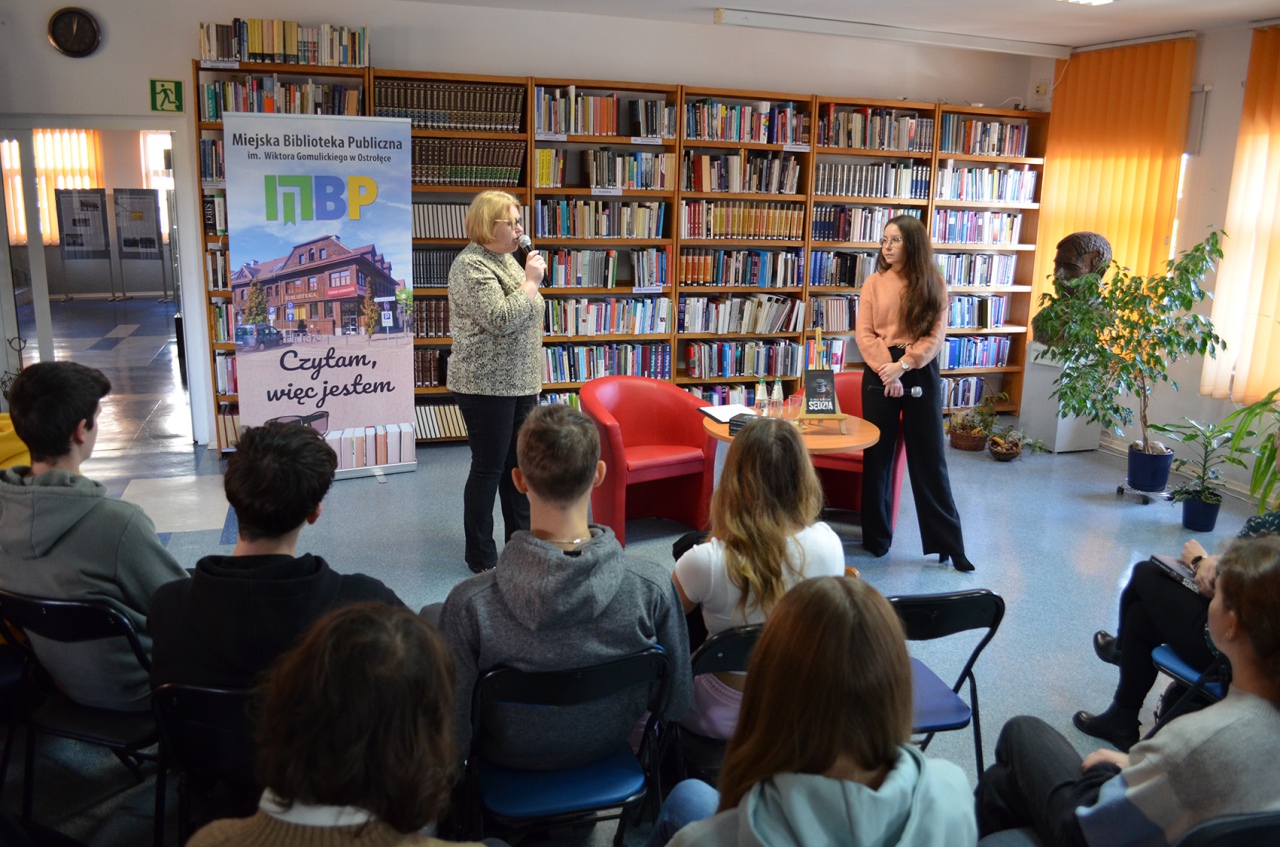 “Sędzia” Oliwii Marczak spotkała się z uczniami ostrołęckich szkół średnich - zdjęcie #15 - eOstroleka.pl