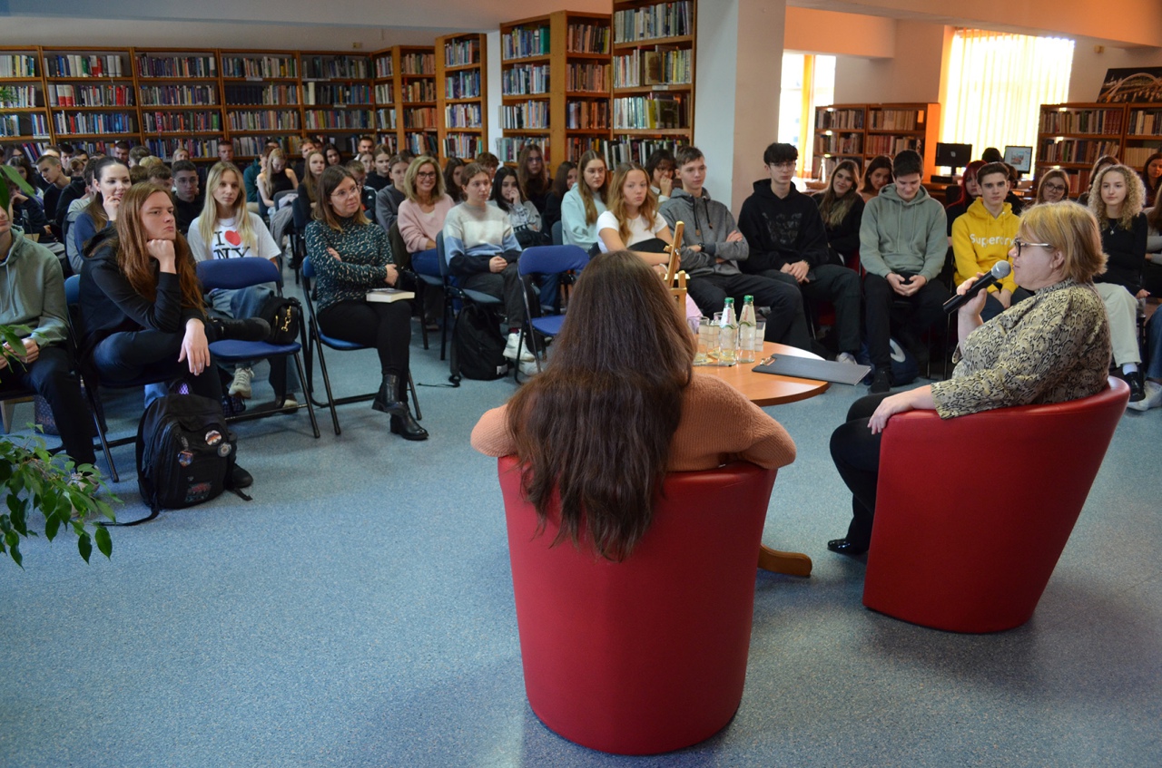 “Sędzia” Oliwii Marczak spotkała się z uczniami ostrołęckich szkół średnich - zdjęcie #8 - eOstroleka.pl