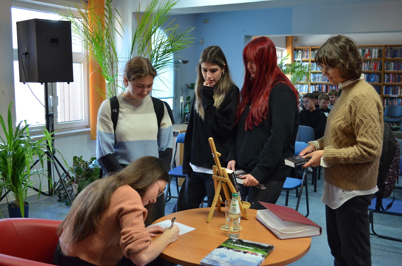 “Sędzia” Oliwii Marczak spotkała się z uczniami ostrołęckich szkół średnich - zdjęcie #5 - eOstroleka.pl