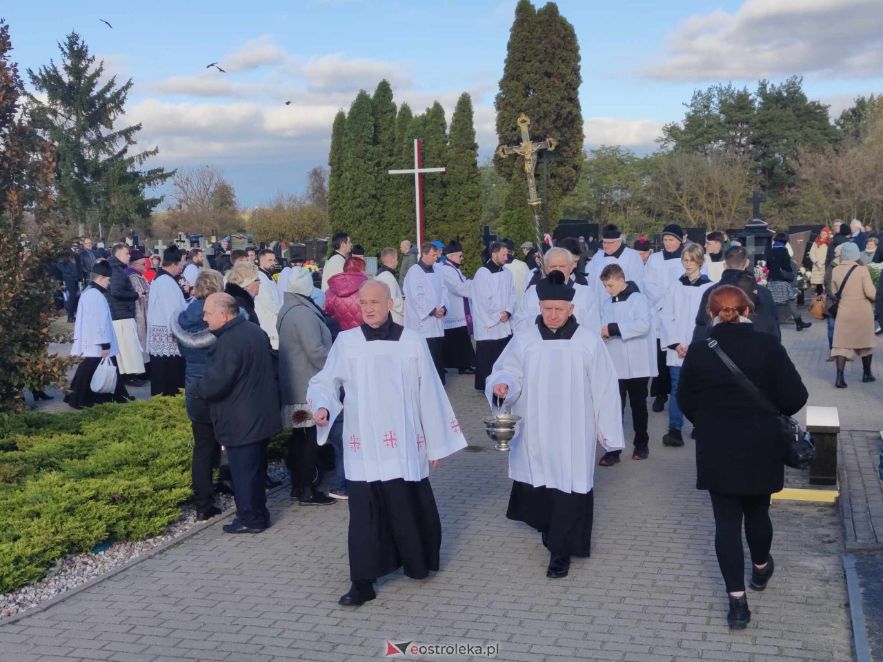 Wszystkich Świętych 2023: Uroczystości w Ostrołęce i Kadzidle [1.11.2023] - zdjęcie #28 - eOstroleka.pl