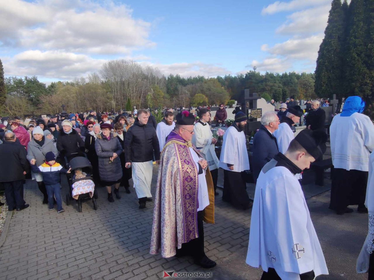 Wszystkich Świętych 2023: Uroczystości w Ostrołęce i Kadzidle [1.11.2023] - zdjęcie #22 - eOstroleka.pl