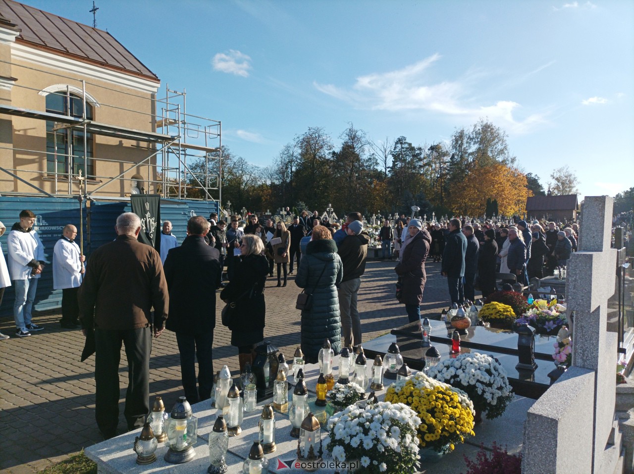 Wszystkich Świętych 2023: Uroczystości w Ostrołęce i Kadzidle [1.11.2023] - zdjęcie #15 - eOstroleka.pl