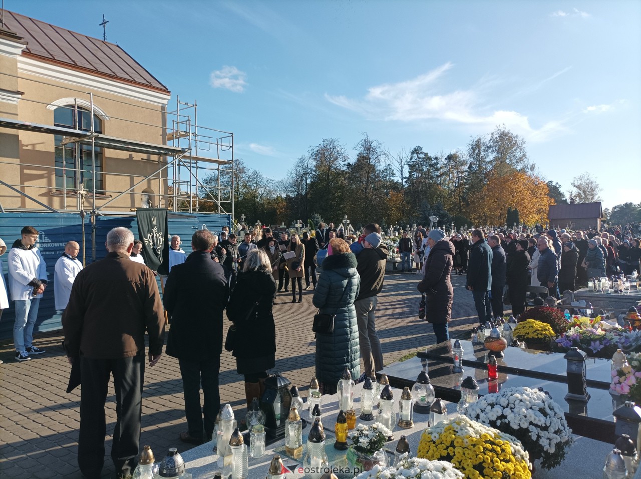 Wszystkich Świętych 2023: Uroczystości w Ostrołęce i Kadzidle [1.11.2023] - zdjęcie #14 - eOstroleka.pl