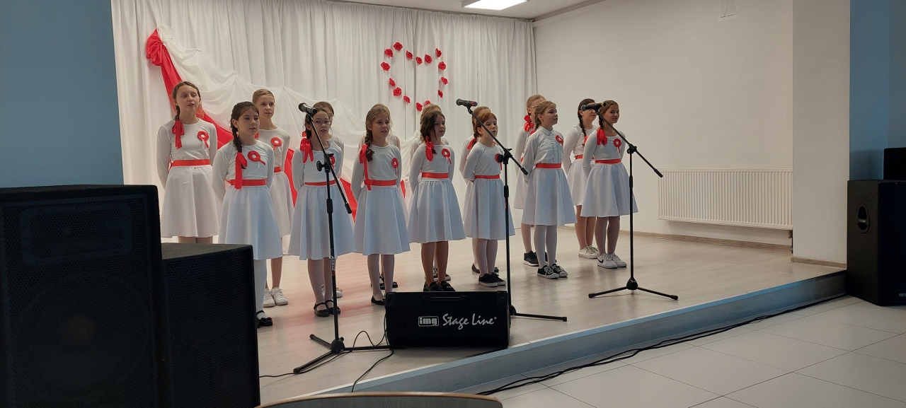 XV Przegląd Pieśni Patriotycznej i Wojskowej - zdjęcie #10 - eOstroleka.pl