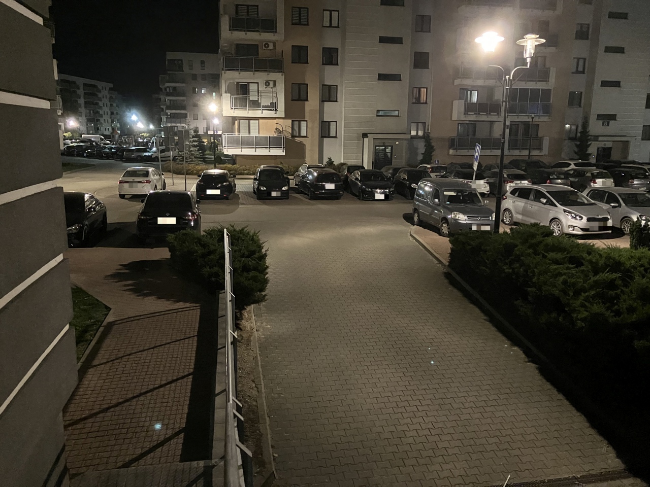 Problem z parkowaniem przy Cieplińskiego [3.11.2023] - zdjęcie #8 - eOstroleka.pl